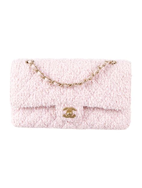 chanel boucle bag